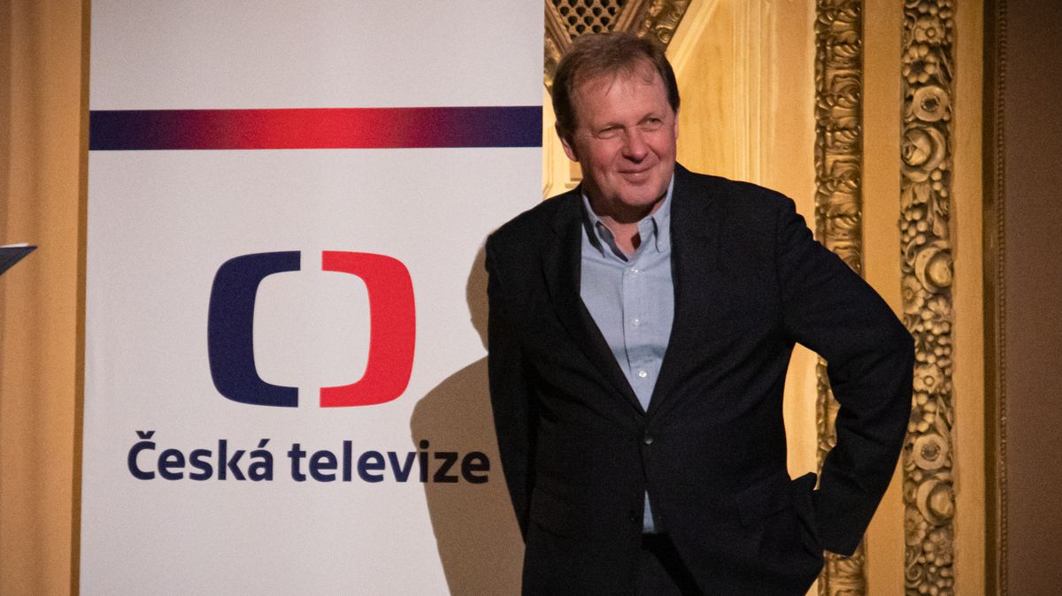 Dvořák chce dál řídit Českou televizi